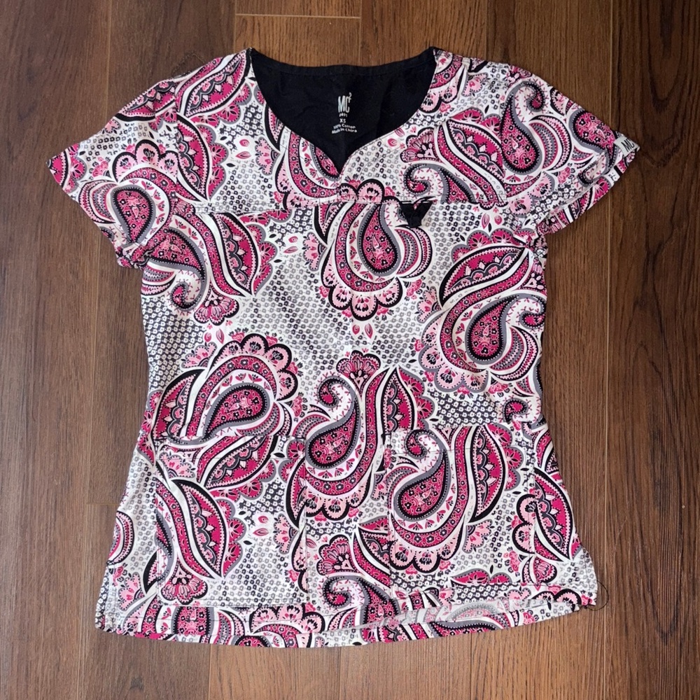 Women's Paisley Print Scrub Top - Pink and Black